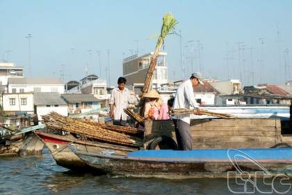 Cai Be floating market