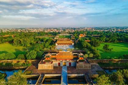 HUE CITY PRIVATE DAY TOUR FROM DA NANG: THIEN MU PAGODA, COMPLEX OF HUE MONUMENTS