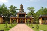 HUE CITY PRIVATE DAY TOUR FROM DA NANG: THIEN MU PAGODA, COMPLEX OF HUE MONUMENTS